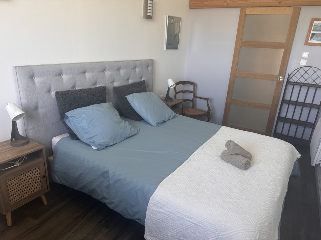 Chambre double de l'extension avec vue