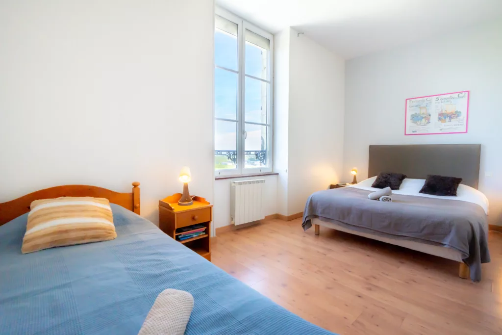 Chambre 3 couchages face aux vignes